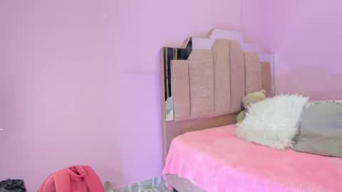 L O V E  online show from 09-17-25, 12:07