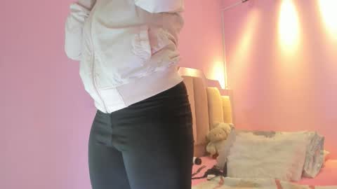 L O V E  online show from 10-04-25, 11:30