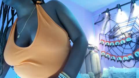 L O V E  online show from 10-18-25, 11:44