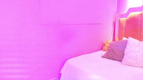 L O V E  online show from 04-13-26, 12:21