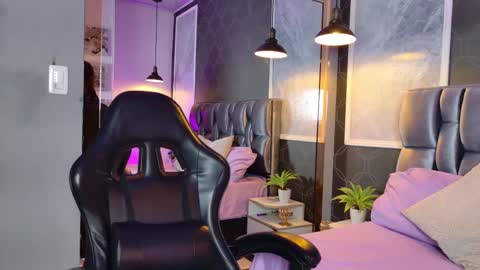 Snapshot of lovequinn_mjs chatting on 11-24-25, 09:03 Love online show from 11-24-25, 09:03