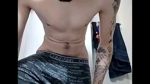 Snapshot of loverboy4411 chatting on 01-29-25, 04:08 loverboy4411 online show from 01-29-25, 04:08