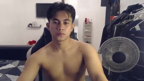 Snapshot of loverboyph04 chatting on 10-03-25, 06:54 loverboyph04 online show from 10-03-25, 06:54