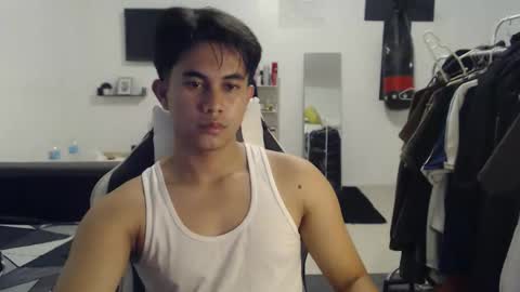 Snapshot of loverboyph04 chatting on 11-25-25, 09:31 loverboyph04 online show from 11-25-25, 09:31