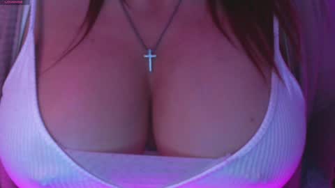 Snapshot of loverinsecret chatting on 01-21-25, 05:38 Athena online show from 01-21-25, 05:38