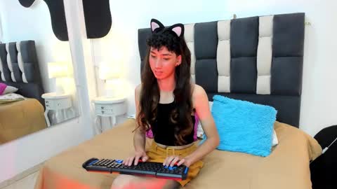 Snapshot of loverisu chatting on 03-01-25, 08:42 loverisu online show from 03-01-25, 08:42