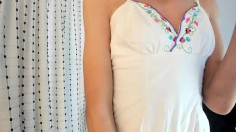 Snapshot of loverisu chatting on 09-20-25, 08:10 loverisu online show from 09-20-25, 08:10