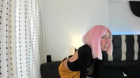 Snapshot of loverisu chatting on 10-04-25, 07:34 loverisu online show from 10-04-25, 07:34