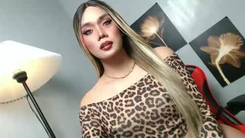 lovers moon22 online show from 11-25-25, 02:28