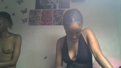 Snapshot of lovers_oncam chatting on 06-08-26, 02:50 RedJoy online show from 06-08-26, 02:50