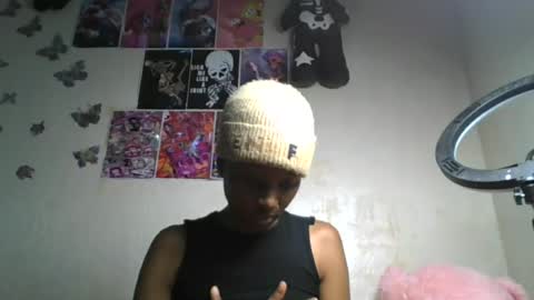 Snapshot of lovers_oncam chatting on 06-24-26, 06:07 RedJoy online show from 06-24-26, 06:07