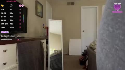 LoveSaraChristine online show from 02-07-26, 07:39