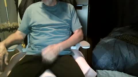 Snapshot of lovesex6565 chatting on 10-09-25, 10:46 just here to have fun and cum online show from 10-09-25, 10:46