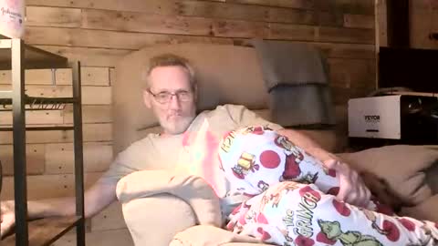 Snapshot of lovesex6565 chatting on 04-01-26, 12:33 just here to have fun and cum online show from 04-01-26, 12:33