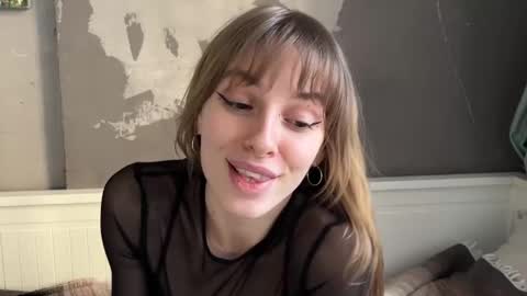 Snapshot of lovesstation chatting on 01-20-25, 12:18 lovesstation online show from 01-20-25, 12:18