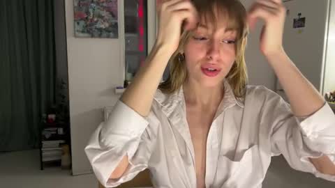 Snapshot of lovesstation chatting on 01-20-25, 03:28 lovesstation online show from 01-20-25, 03:28