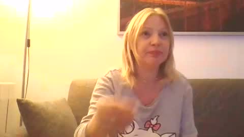 Marlyn online show from 12-19-24, 09:28