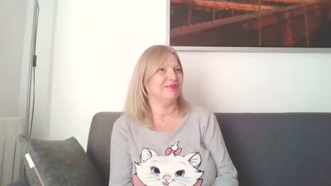 Marlyn online show from 02-20-25, 02:57