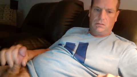 lovetocum37 online show from 09-17-25, 04:19