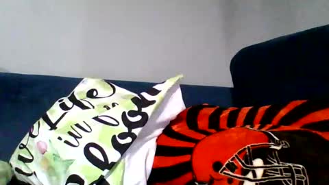 lovetocum69699 online show from 04-26-26, 03:59