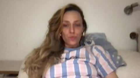 lovewithus97 online show from 04-20-26, 12:46