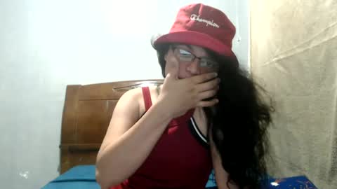 Snapshot of loveyyy199628 chatting on 06-25-26, 11:37 Shane online show from 06-25-26, 11:37