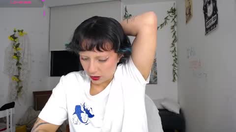 Snapshot of loving_alma chatting on 06-19-26, 03:44 loving_alma online show from 06-19-26, 03:44