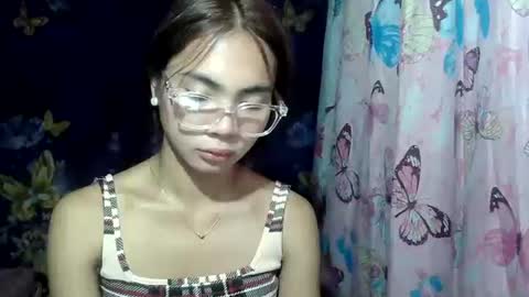 loving_rhean online show from 06-19-26, 12:20