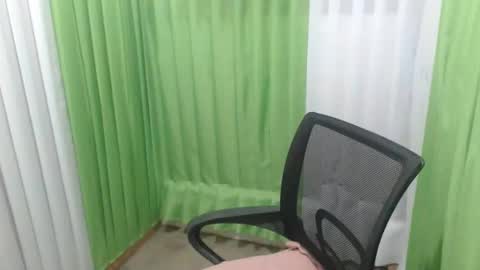 Snapshot of loving_scarlet19 chatting on 02-16-26, 07:59 Scarlet online show from 02-16-26, 07:59