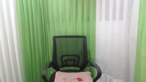Snapshot of loving_scarlet19 chatting on 02-28-26, 11:00 Scarlet online show from 02-28-26, 11:00