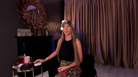Snapshot of lovingblondie chatting on 07-14-26, 02:49 Nora online show from 07-14-26, 02:49