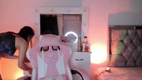 Snapshot of lovingdarcy_ chatting on 11-08-25, 10:59 Susana online show from 11-08-25, 10:59