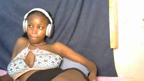 Snapshot of lovly_lastborn chatting on 10-14-25, 08:37 lovly_lastborn online show from 10-14-25, 08:37