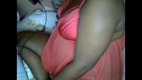 lowenyangvalentine online show from 11-25-25, 02:44