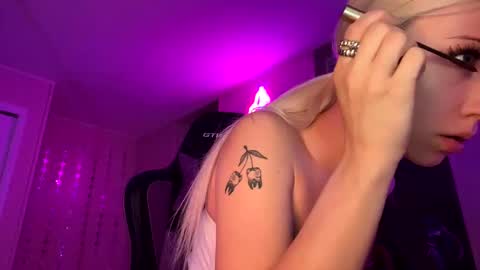 Snapshot of lsdprincess chatting on 01-12-25, 10:54 Princess online show from 01-12-25, 10:54