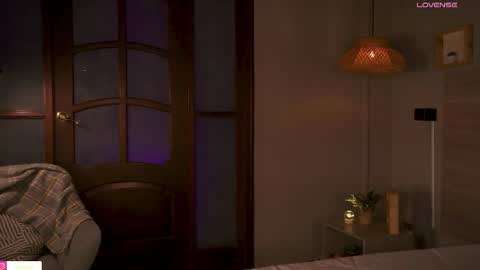  ---Goys incredible photographs online show from 10-10-25, 01:21