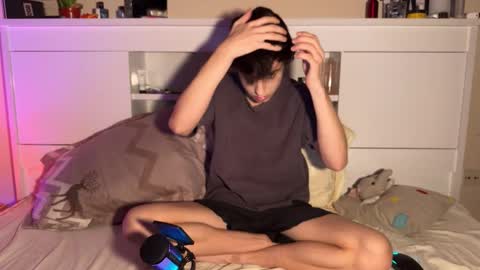 Snapshot of luan2006lovecarti chatting on 09-22-25, 01:51 luan online show from 09-22-25, 01:51