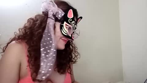 luanapowerful online show from 02-12-25, 03:51