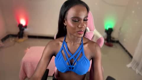 Snapshot of luanarisque chatting on 11-14-25, 05:28 IG luana orq online show from 11-14-25, 05:28