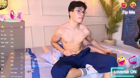 lUAN online show from 03-10-26, 11:37