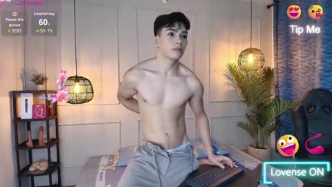 lUAN online show from 05-30-26, 08:06