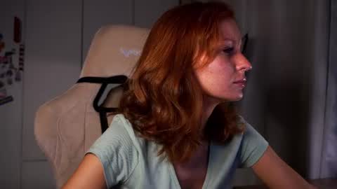 Snapshot of lubafox chatting on 06-22-26, 08:50 Luba online show from 06-22-26, 08:50