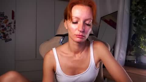 Snapshot of lubafox chatting on 06-30-26, 08:21 Luba online show from 06-30-26, 08:21