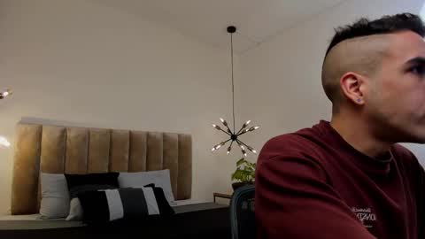 luca_morettii online show from 09-15-25, 12:27