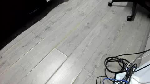 luca_morettii online show from 12-17-25, 12:22