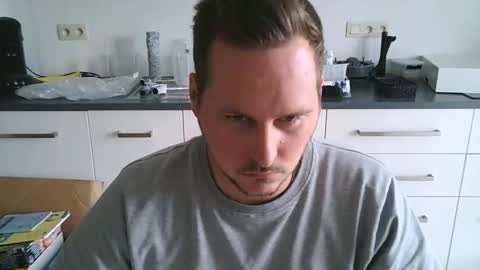 Lucas online show from 09-16-25, 02:40