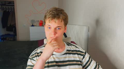 Lucas Gill online show from 04-03-26, 01:20