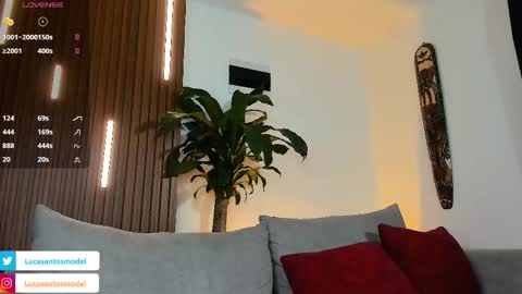 LUCA SANTOS online show from 03-25-26, 04:18