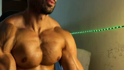 lucasfit24 online show from 08-10-26, 12:47