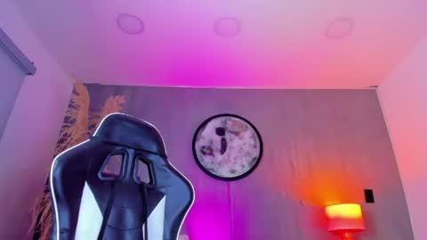 L U C C I A online show from 04-14-26, 02:28